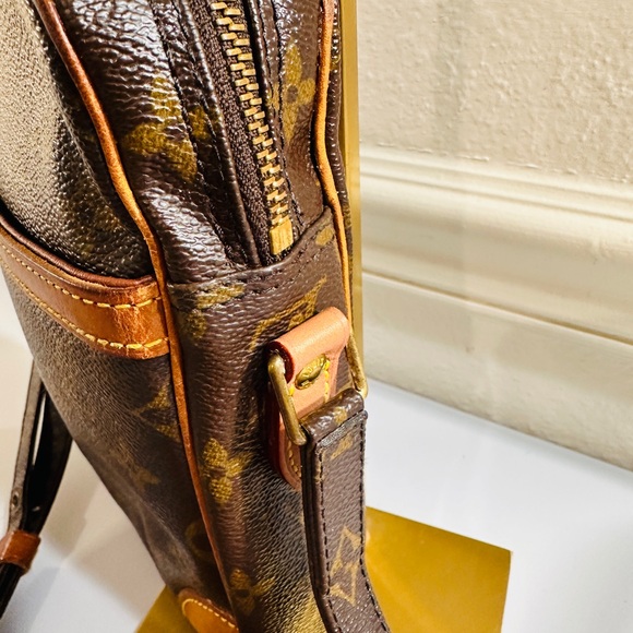 LOUIS VUITTON Danube crossbody bag with dustbag and COA - Picture 6 of 17
